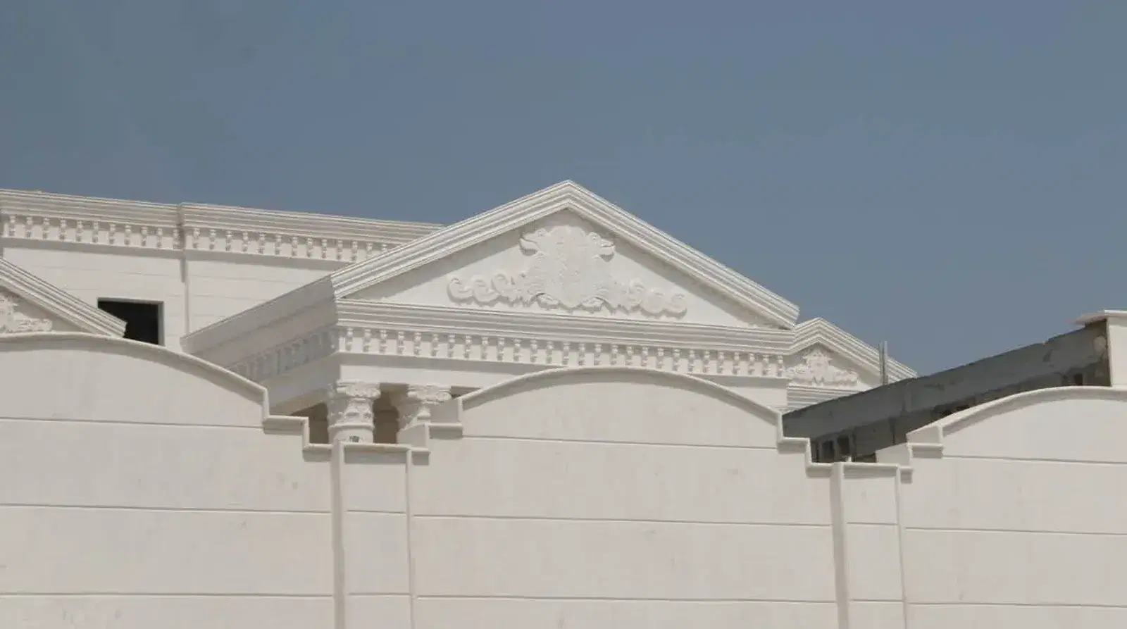How to Choose a Stone Cladding Contractor in Qatar: 9 Questions to Ask Before You Sign