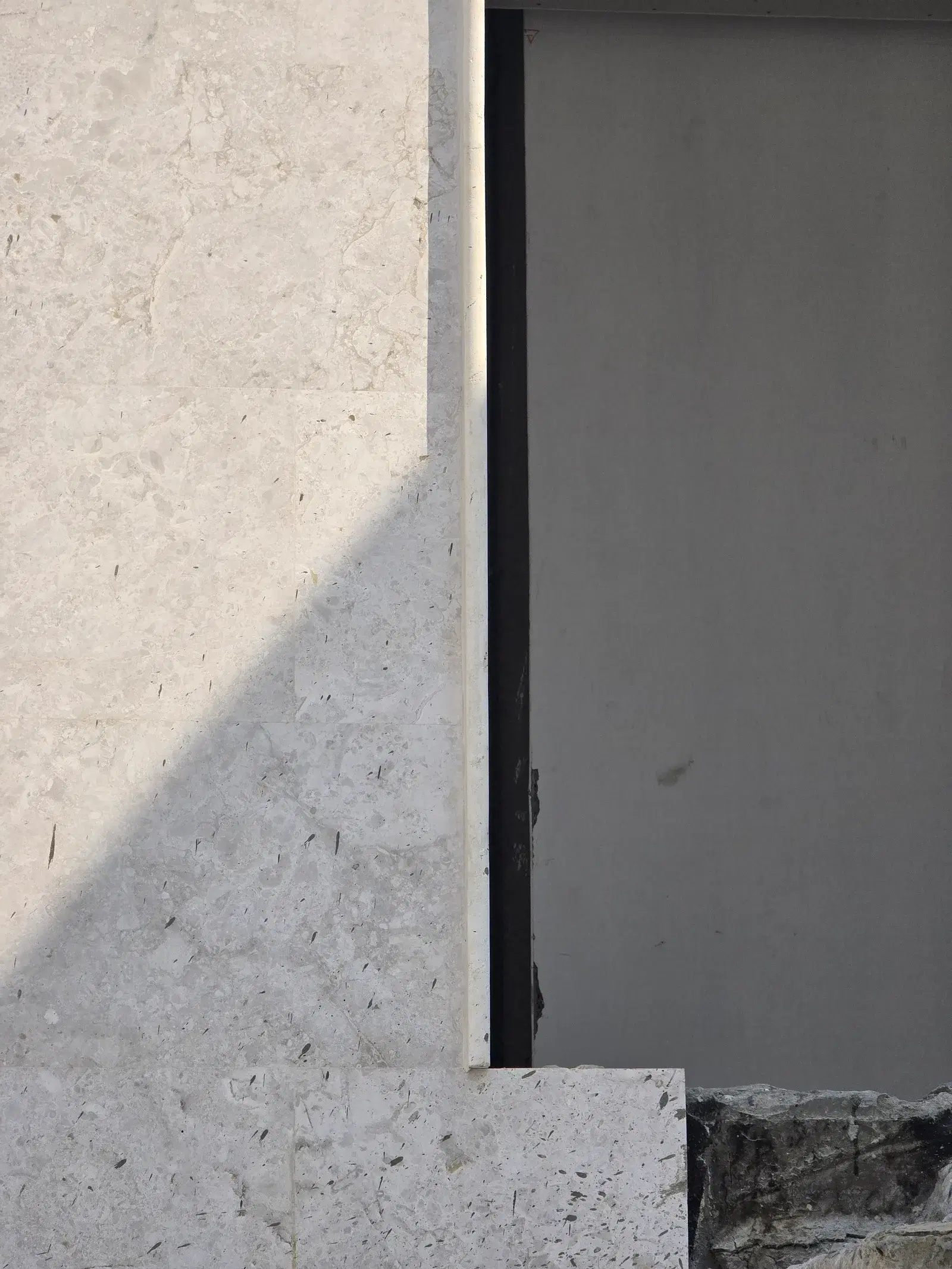 White Omani Stone Villa Facade — Al Wakrah — photo 16