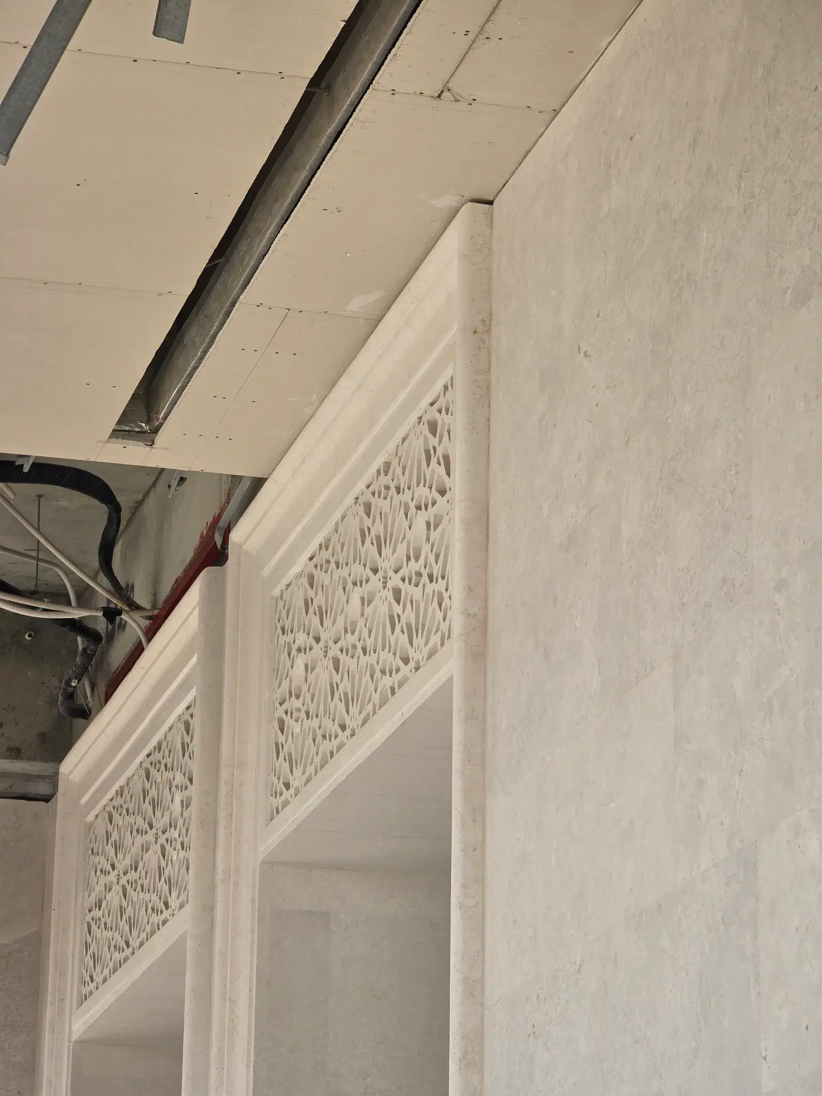 White Omani Stone Villa Facade — Al Wakrah — photo 23
