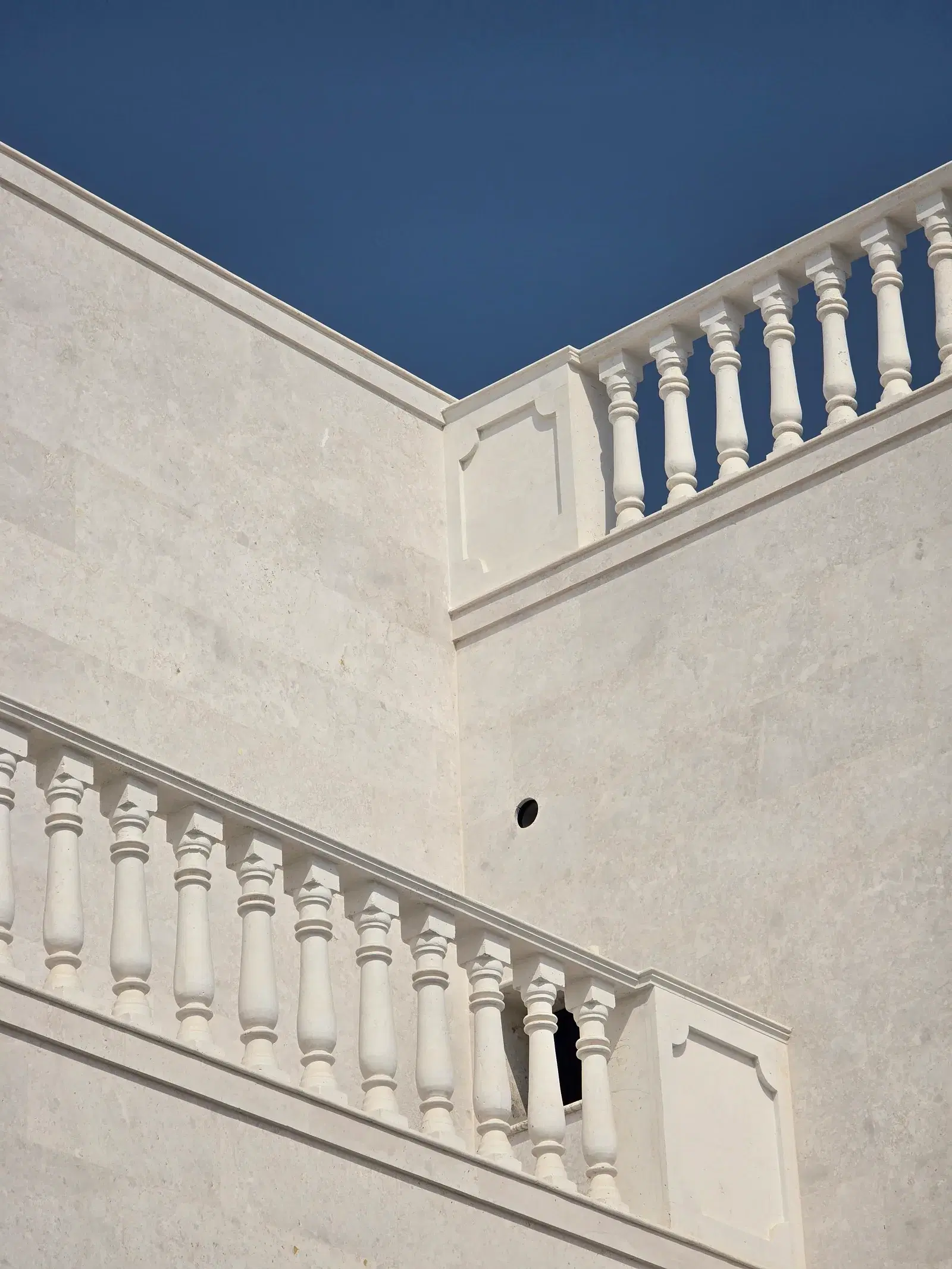 White Omani Stone Villa Facade — Al Wakrah — photo 24