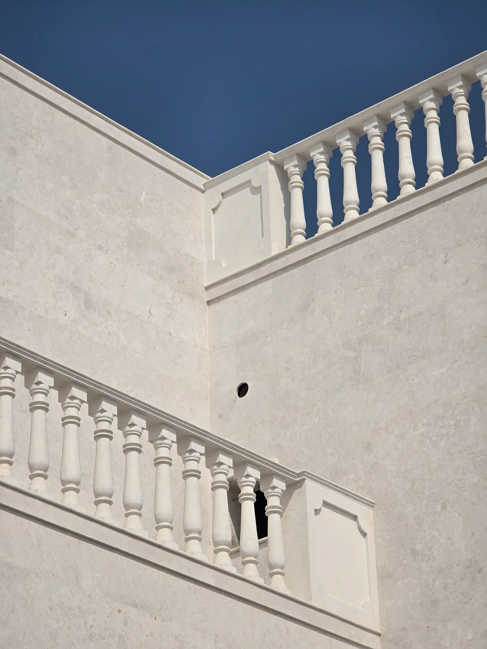 White Omani Stone Villa Facade — Al Wakrah — photo 25