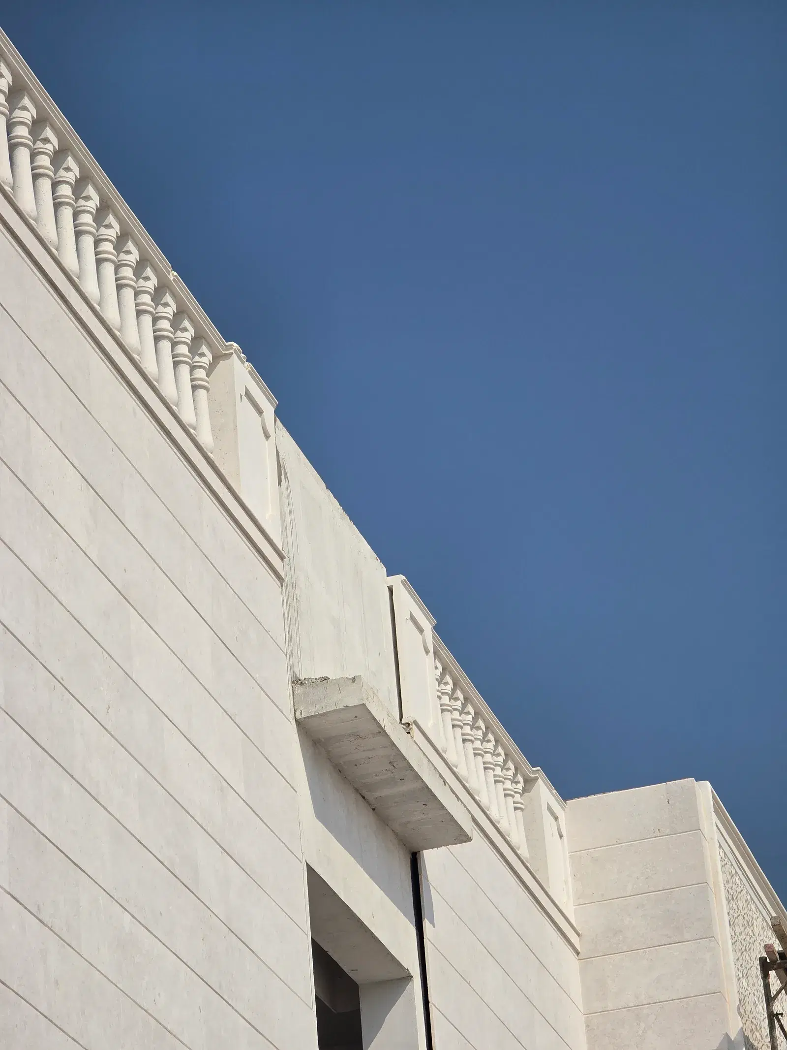 White Omani Stone Villa Facade — Al Wakrah — photo 26