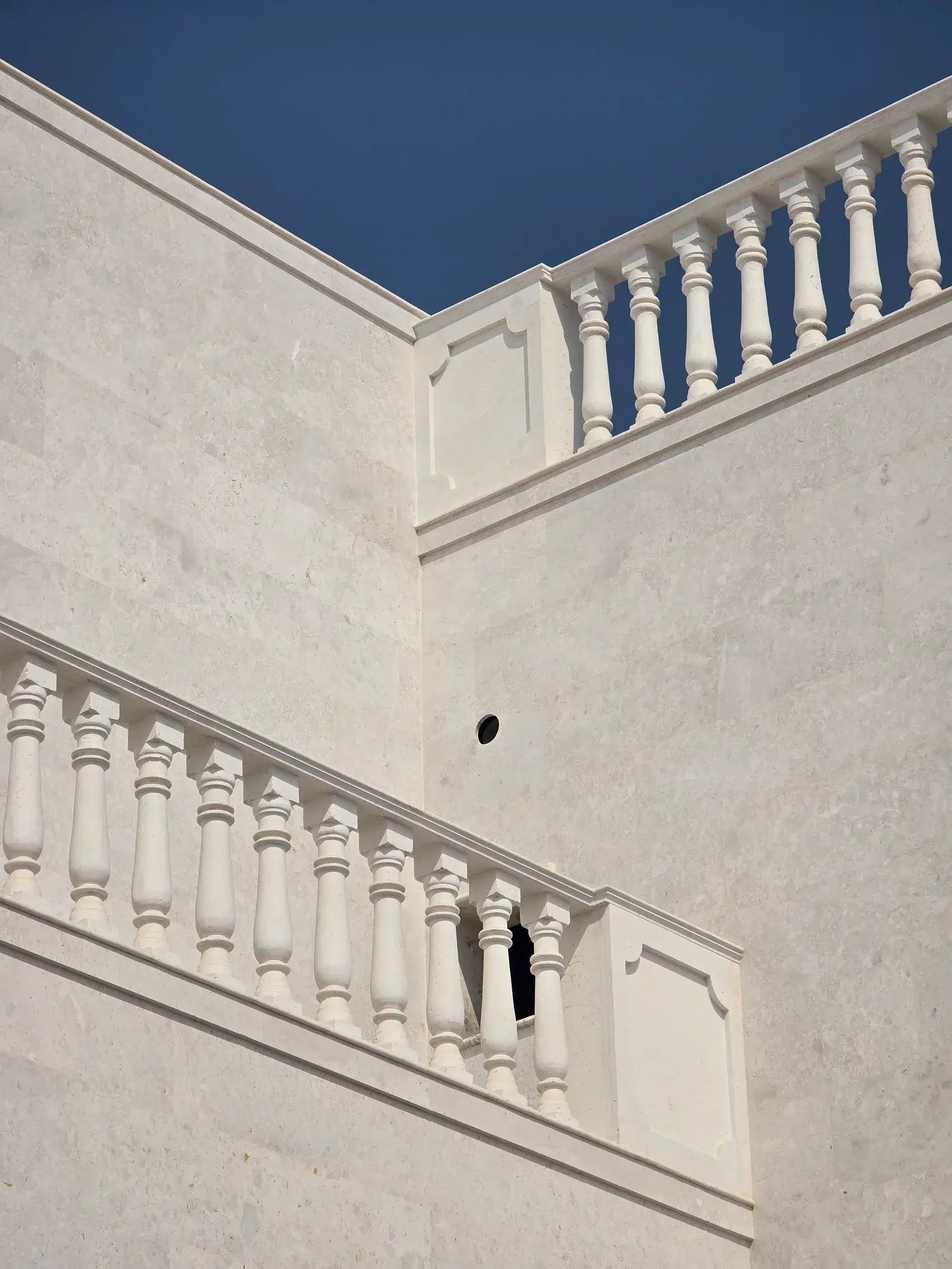 White Omani Stone Villa Facade — Al Wakrah — photo 28