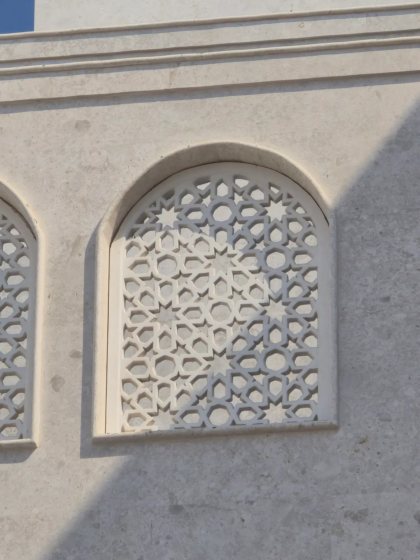 White Omani Stone Villa Facade — Al Wakrah — photo 7