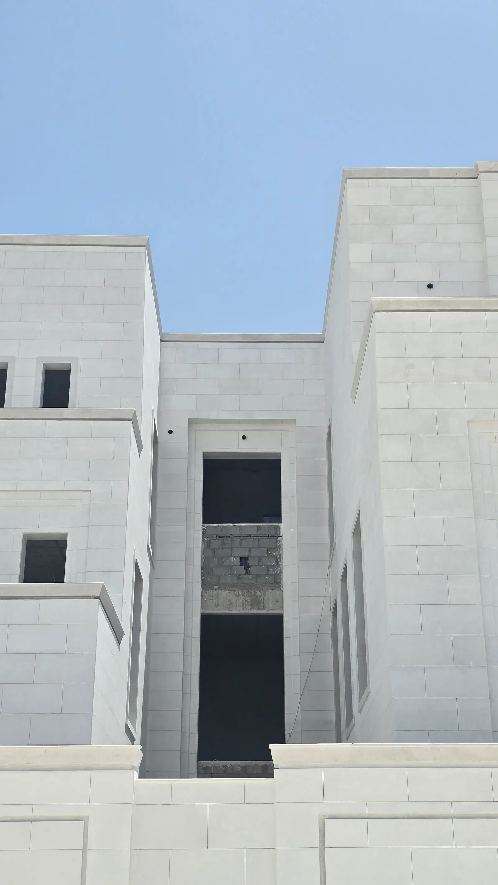 White Omani Stone Facade — Lusail (Qetaifan) — photo 32