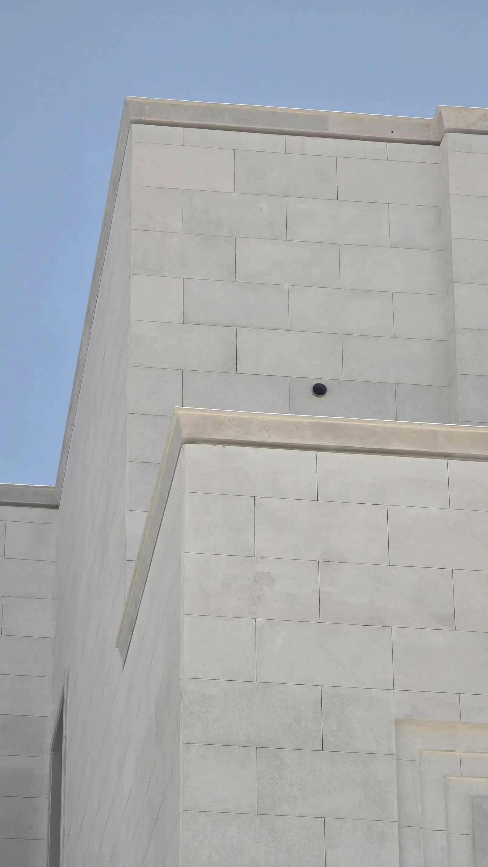 White Omani Stone Facade — Lusail (Qetaifan) — photo 34