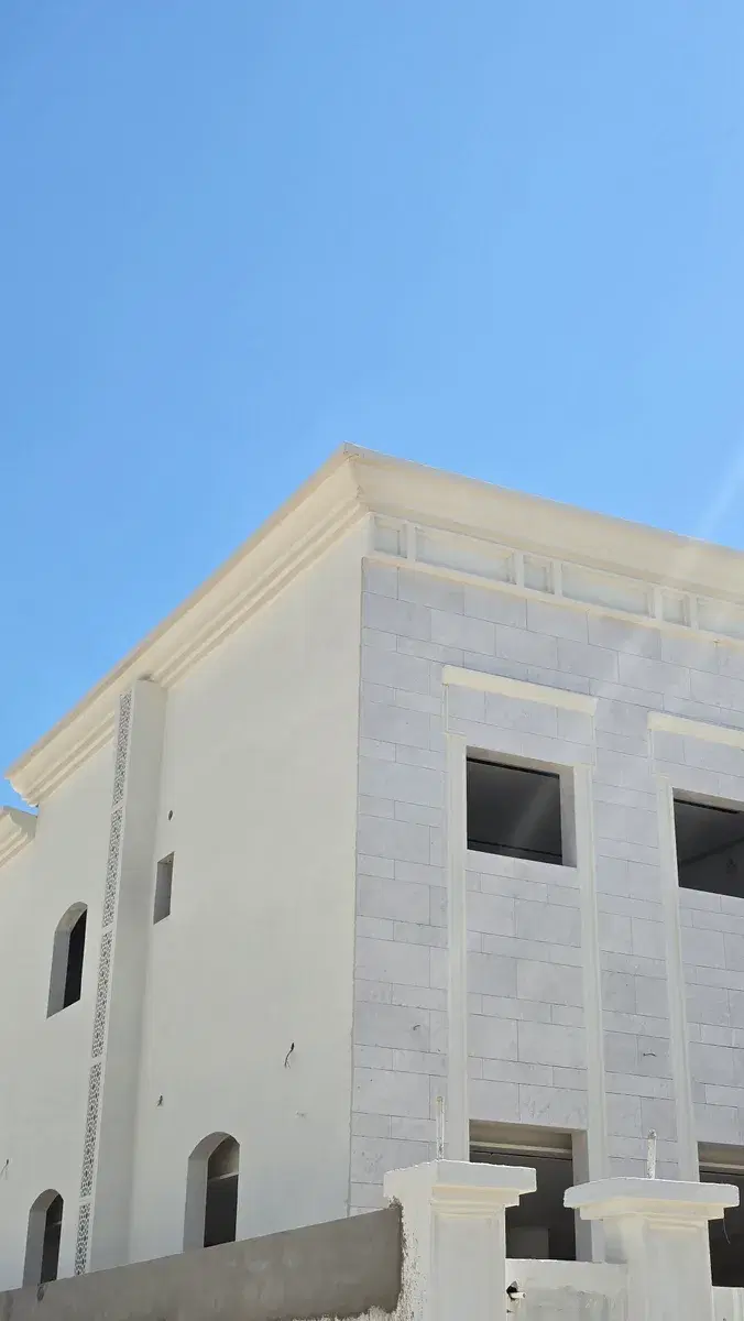 Modern White Omani Stone Villa Facade — Al Wakrah — photo 14