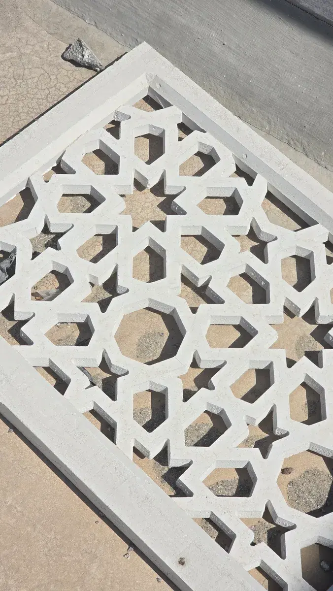 Modern White Omani Stone Villa Facade — Al Wakrah — photo 9