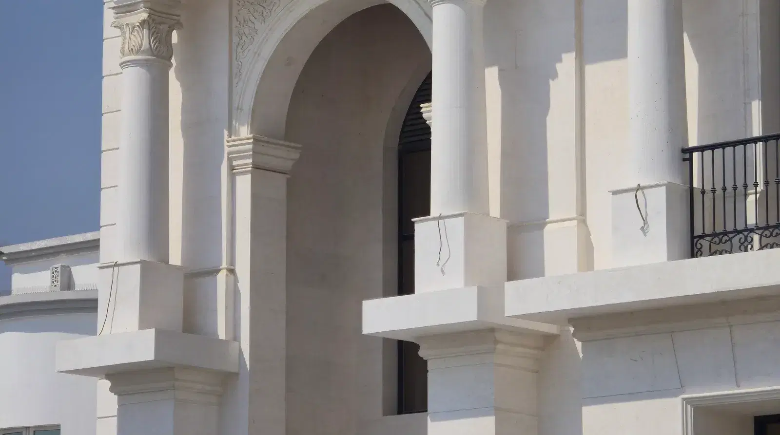 How to Maintain a Natural Stone Villa Facade in Qatar: Cleaning, Sealing & Longevity